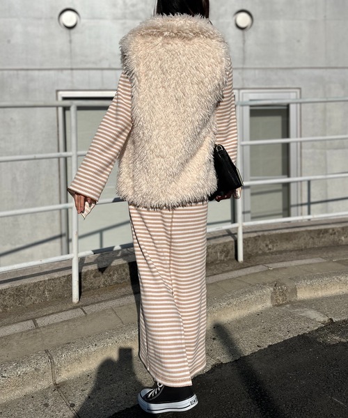 mi via loca（ミヴィアロカ）の「衿付きフェイクファーボリュームベスト（ベスト・レディース・アイボリー/ブラウン/ライトグリーン/ブルー・FREE）」の13枚目の写真