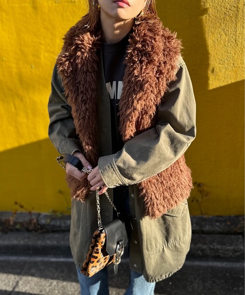 mi via loca（ミヴィアロカ）の「衿付きフェイクファーボリュームベスト（ベスト・レディース・アイボリー/ブラウン/ライトグリーン/ブルー・FREE）」の15枚目の写真