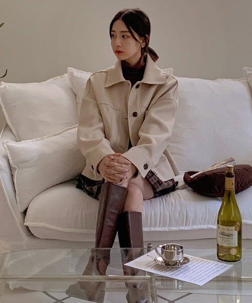 SONA(ソナ)の「SONYUNARA カラークロップコート(ダウンジャケット/コート・レディース・ベージュ・FREE)」の7枚目の写真