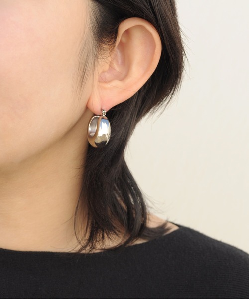 ieLS(イエルズ)の「金属アレルギー対応 「ieLS」 ステンレス クロッシング サークル ボリュームフープピアス(ピアス(両耳用)・メンズ・ゴールド/シルバー・ONE SIZE)」の3枚目の写真