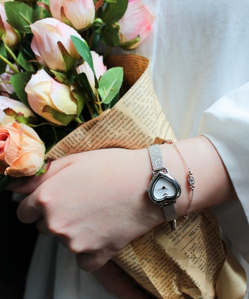 OLIVIA BURTON(オリビアバートン)の「「OLIVIA BURTON/オリビアバートン」 ミーン トゥ ビー ミニ シルバーメッシュベルト 22mm ハート型 腕時計(アナログ腕時計・レディース・シルバー・FREE)」の8枚目の写真