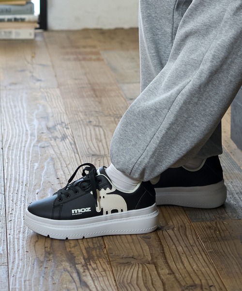 moz（モズ）の「moz(モズ)厚底ビックロゴスニーカー（スニーカー・レディース・ピンク/ブラック/ベージュ/ブルー/マルチ/ミント/グレー系その他/ベージュ系その他/ホワイト/グレイッシュベージュ/ブラック×ホワイト/ライトブルー/シルバー/モカ/インディゴブルー・M/L/LL/S）」の3枚目の写真