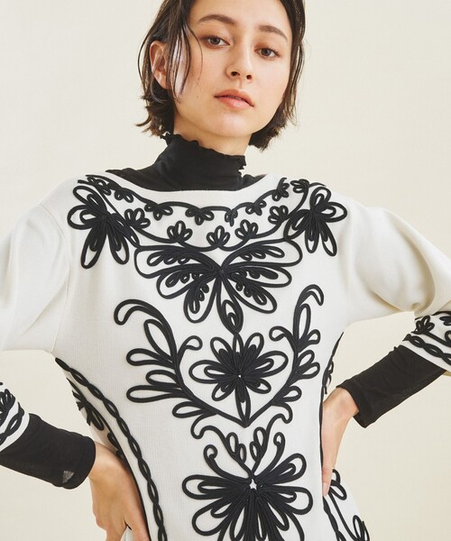 GRACE CONTINENTAL（グレースコンチネンタル）の「コード刺繍ニットワンピース（ワンピース・レディース・ホワイト/イエロー・36）」の10枚目の写真