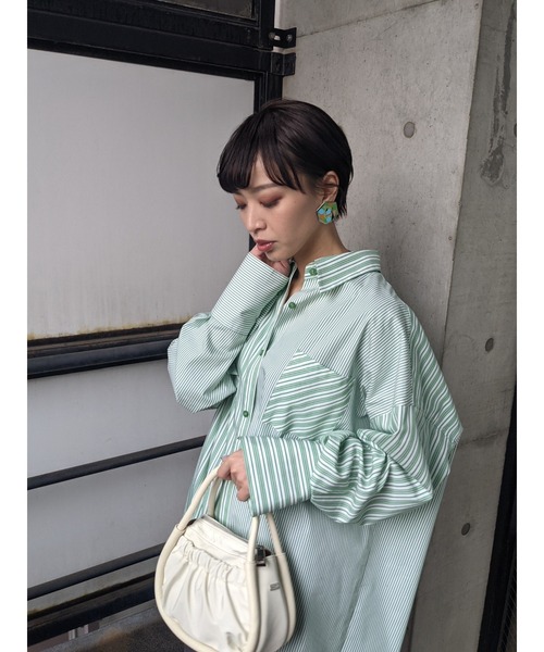 SLY(スライ)の「GEOMETRIC PAINT EARRING ジオメトリック ペイント イヤリング(イヤリング・レディース・シルバー/ゴールド・FREE)」の10枚目の写真