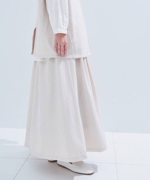 Libra Cue（リブラ キュー）の「タックボリュームロングスカート（スカート・レディース・アイボリー/ブラック・FREE）」の7枚目の写真