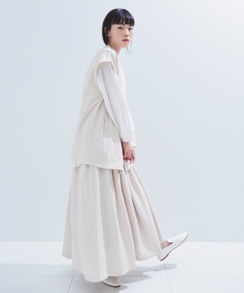 Libra Cue（リブラ キュー）の「タックボリュームロングスカート（スカート・レディース・アイボリー/ブラック・FREE）」の5枚目の写真
