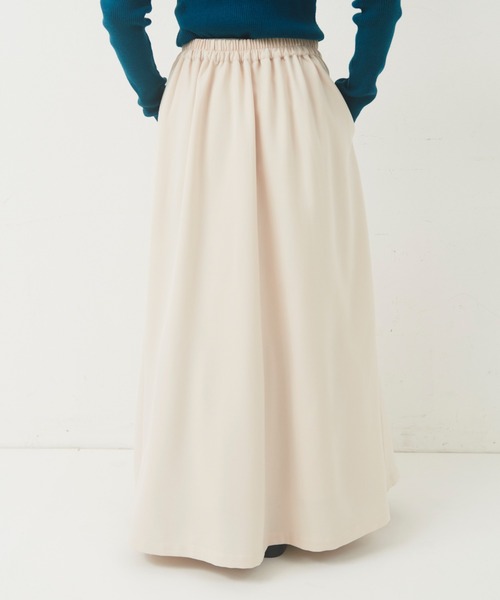 Libra Cue（リブラ キュー）の「タックボリュームロングスカート（スカート・レディース・アイボリー/ブラック・FREE）」の11枚目の写真
