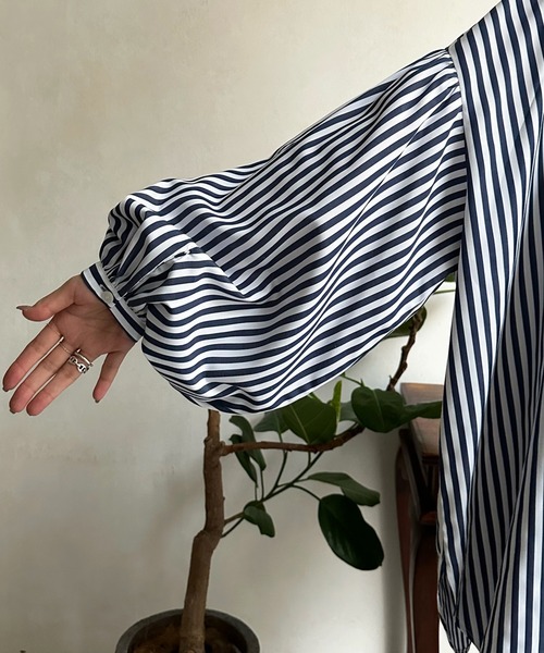 DouDou（ドゥドゥ）の「前後2WAYストライプブラウス（シャツ/ブラウス・レディース・ネイビー/バイオレット・FREE）」の6枚目の写真