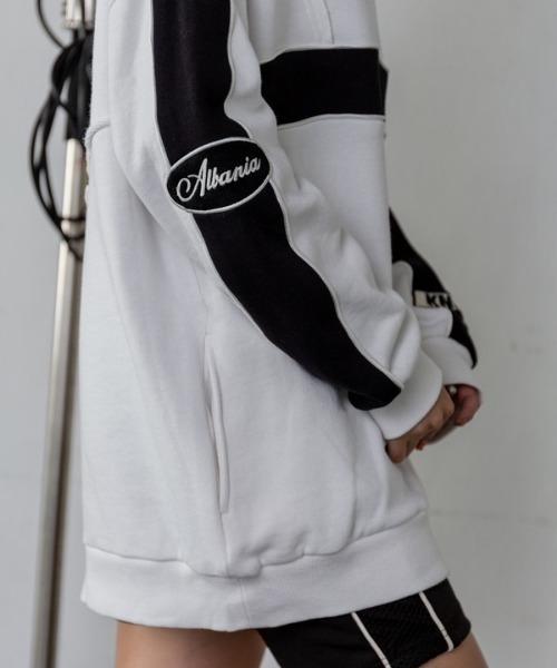 ROGER AND RAW（ロジャーアンドロウ）の「バイカラーパイピングスウェットフーディー（パーカー・レディース・ホワイト/ブラック/グリーン・MEDIUM）」の19枚目の写真