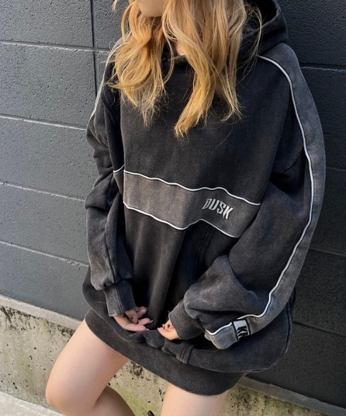 ROGER AND RAW（ロジャーアンドロウ）の「バイカラーパイピングスウェットフーディー（パーカー・レディース・ホワイト/ブラック/グリーン・MEDIUM）」の20枚目の写真