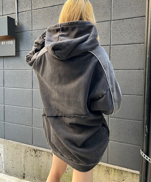 ROGER AND RAW（ロジャーアンドロウ）の「バイカラーパイピングスウェットフーディー（パーカー・レディース・ホワイト/ブラック/グリーン・MEDIUM）」の9枚目の写真