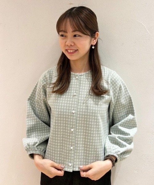 flower（フラワー）の「パーリーチェックトップ（カーディガン/ボレロ・レディース・ベージュ/カーキ・FREE）」の5枚目の写真