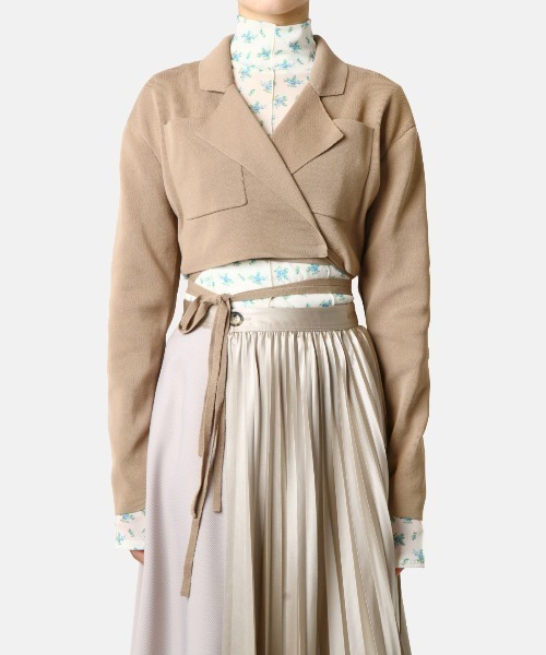LE CIEL BLEU(ルシェルブルー)の「テーラードニットトップ / Tailored Knit Top(カーディガン/ボレロ・レディース・ベージュ/ブラック・36)」の17枚目の写真