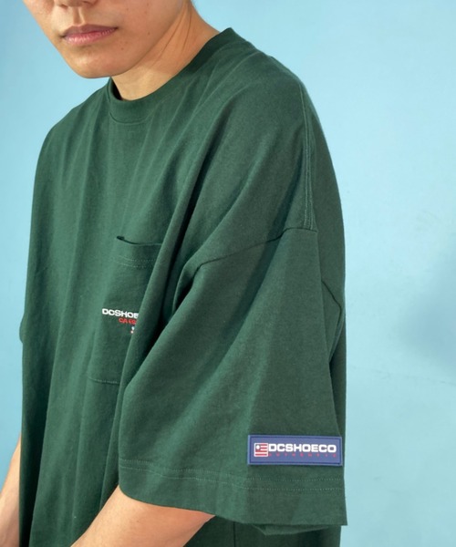 DC（ディーシー）の「DC/ディーシー  オーバーサイズ ポケットTシャツ/ワンポイント ドロップショルダー クルーネックTシャツ/DST231042（Tシャツ/カットソー・メンズ・グリーン/ホワイト/ブラック・M/L/2XL/XL）」の18枚目の写真