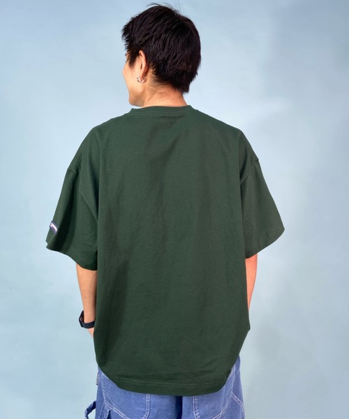 DC（ディーシー）の「DC/ディーシー  オーバーサイズ ポケットTシャツ/ワンポイント ドロップショルダー クルーネックTシャツ/DST231042（Tシャツ/カットソー・メンズ・グリーン/ホワイト/ブラック・M/L/2XL/XL）」の19枚目の写真