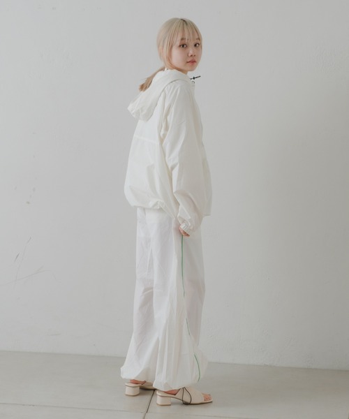 Kastane（カスタネ）の「【DISCUS別注】ナイロンジョガーパンツ（その他パンツ・レディース・ホワイト/チャコールグレー/レッド・1/2）」の14枚目の写真