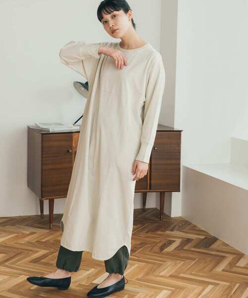 FORK&SPOON（フォークアンドスプーン）の「FORK&SPOON　ドルマンカットソーワンピース（ワンピース・レディース・ブラック/アイボリー/ブルー・1）」の4枚目の写真