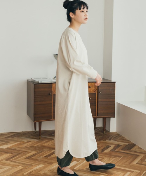 FORK&SPOON（フォークアンドスプーン）の「FORK&SPOON　ドルマンカットソーワンピース（ワンピース・レディース・ブラック/アイボリー/ブルー・1）」の5枚目の写真