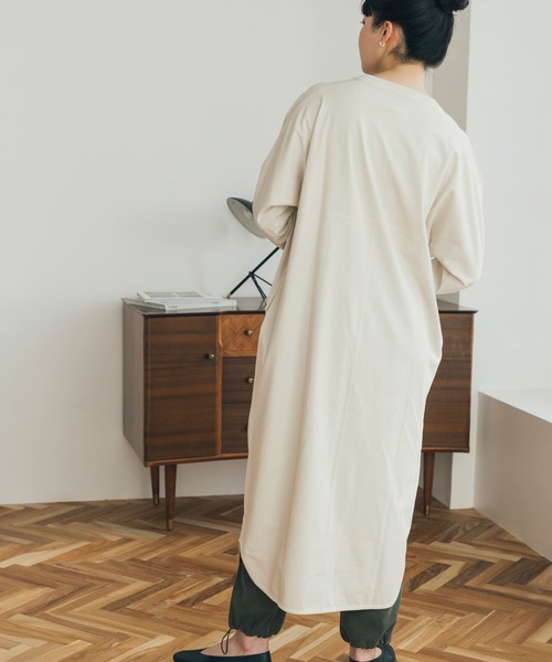 FORK&SPOON（フォークアンドスプーン）の「FORK&SPOON　ドルマンカットソーワンピース（ワンピース・レディース・ブラック/アイボリー/ブルー・1）」の6枚目の写真