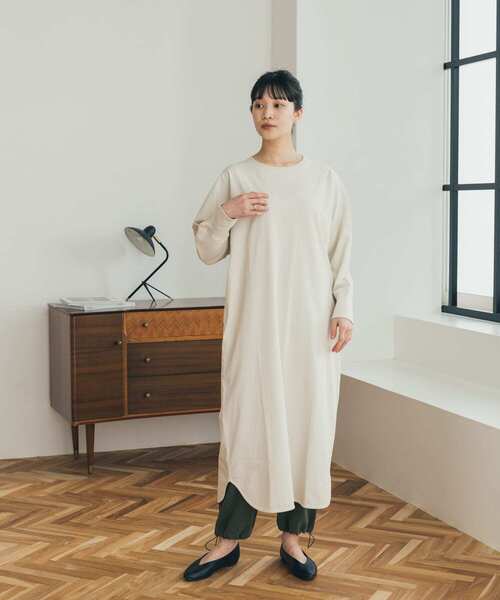 FORK&SPOON（フォークアンドスプーン）の「FORK&SPOON　ドルマンカットソーワンピース（ワンピース・レディース・ブラック/アイボリー/ブルー・1）」の9枚目の写真