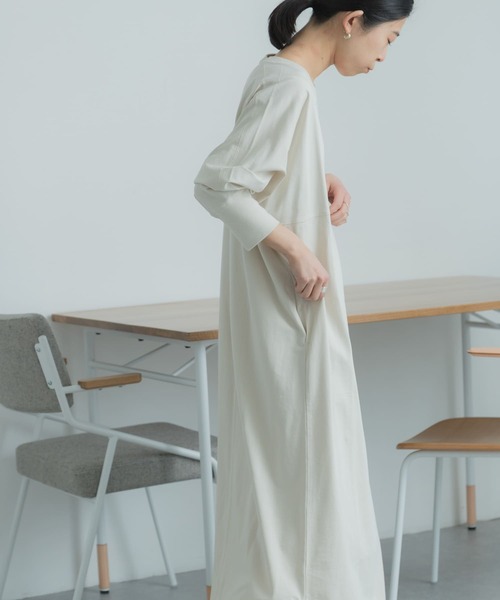 FORK&SPOON（フォークアンドスプーン）の「FORK&SPOON　ドルマンカットソーワンピース（ワンピース・レディース・ブラック/アイボリー/ブルー・1）」の11枚目の写真