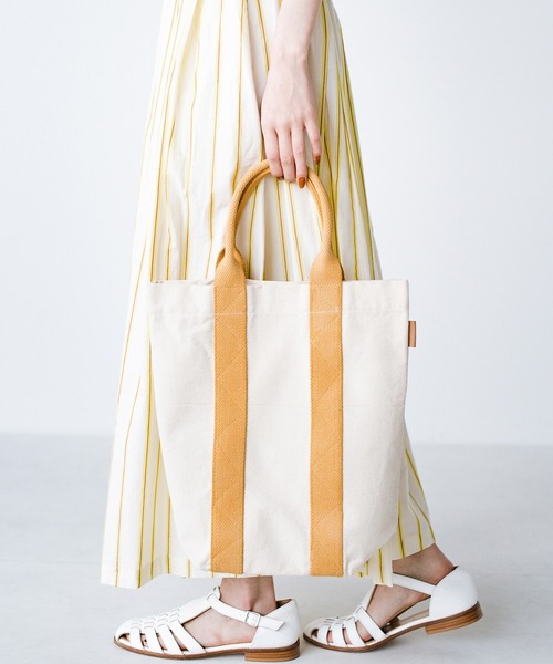 haco!（ハコ）の「【Threev】ロゴ刺繍入りトートバッグ（トートバッグ・レディース・キナリ/ブラック・ONE SIZE）」の2枚目の写真