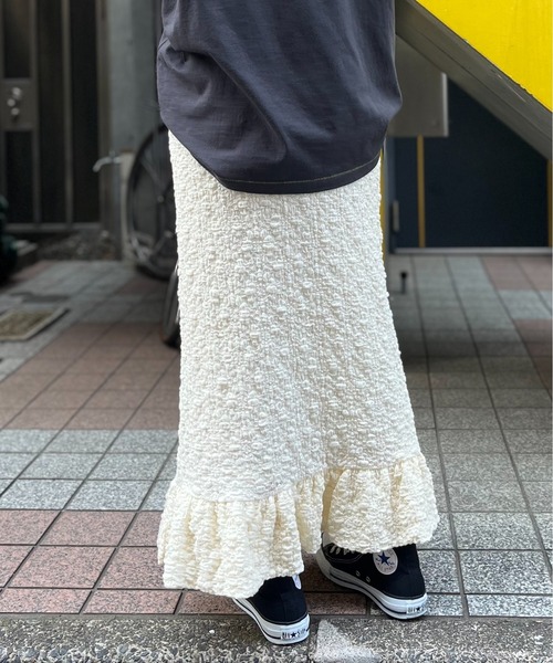 mi via loca（ミヴィアロカ）の「花柄レースジャガードペプラムスカート（スカート・レディース・ブラック/イエロー/アイボリー/オフホワイト・FREE）」の18枚目の写真