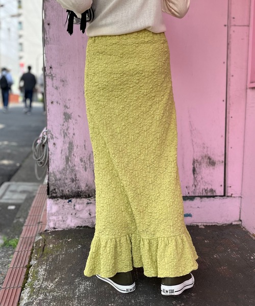 mi via loca（ミヴィアロカ）の「花柄レースジャガードペプラムスカート（スカート・レディース・ブラック/イエロー/アイボリー/オフホワイト・FREE）」の8枚目の写真