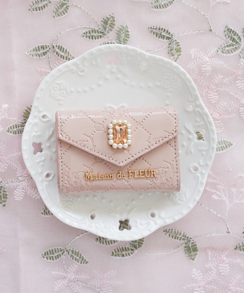 Maison de FLEUR（メゾンドフルール）の「エナメルモノグラム