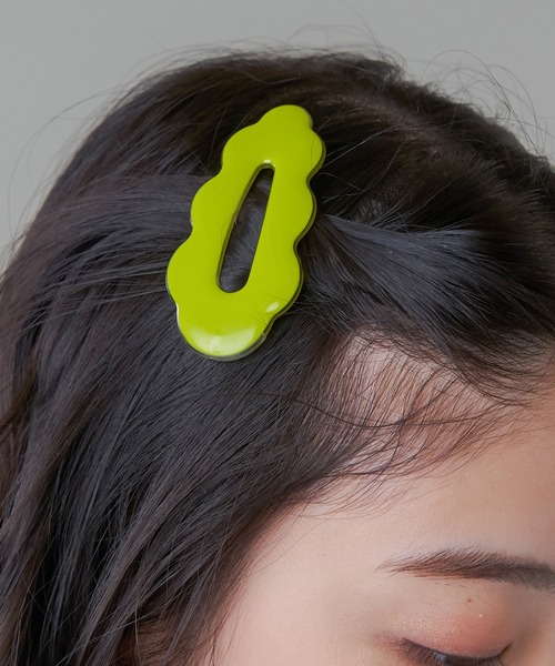 SPINNS(スピンズ)の「【2個セット】うねうねデザイン カラーヘアピン(ヘアピン・レディース・グリーン/ブルー/ピンク・ONESIZE)」の7枚目の写真