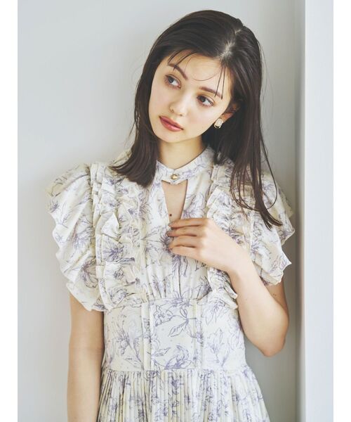 dazzlin（ダズリン）の「フリルギャザーフラワープリーツ