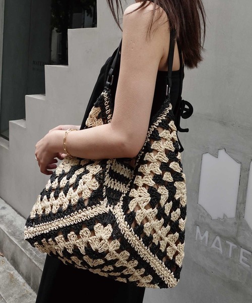 CORNERS（コーナーズ）の「クロシェ配色ペーパーかごバッグ（かごバッグ・レディース・ブラック/ベージュ/アイボリー/ネイビー/ブラウン/ライトベージュ・FREE）」の10枚目の写真