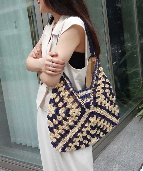 CORNERS（コーナーズ）の「クロシェ配色ペーパーかごバッグ（かごバッグ・レディース・ブラック/ベージュ/アイボリー/ネイビー/ブラウン/ライトベージュ・FREE）」の19枚目の写真