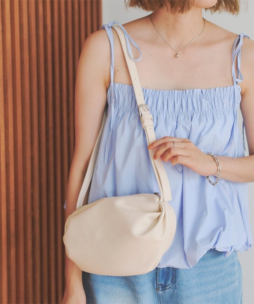 titivate（ティティベイト）の「ﾗｳﾝﾄﾞｼｮﾙﾀﾞｰﾊﾞｯｸﾞ（ショルダーバッグ・レディース・ブラック/アイボリー・FREE）」の6枚目の写真