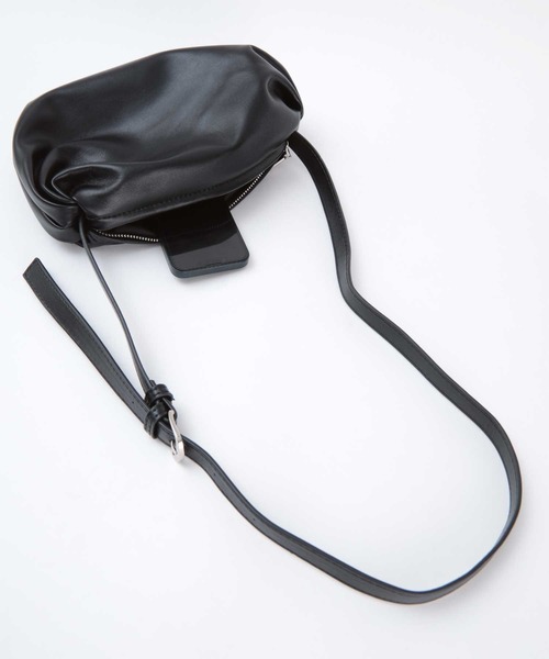 titivate（ティティベイト）の「ﾗｳﾝﾄﾞｼｮﾙﾀﾞｰﾊﾞｯｸﾞ（ショルダーバッグ・レディース・ブラック/アイボリー・FREE）」の12枚目の写真