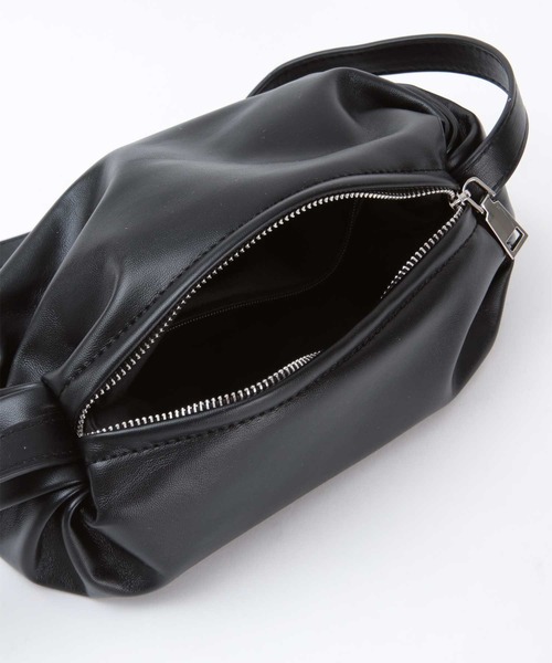 titivate（ティティベイト）の「ﾗｳﾝﾄﾞｼｮﾙﾀﾞｰﾊﾞｯｸﾞ（ショルダーバッグ・レディース・ブラック/アイボリー・FREE）」の13枚目の写真