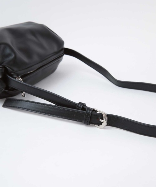 titivate（ティティベイト）の「ﾗｳﾝﾄﾞｼｮﾙﾀﾞｰﾊﾞｯｸﾞ（ショルダーバッグ・レディース・ブラック/アイボリー・FREE）」の14枚目の写真