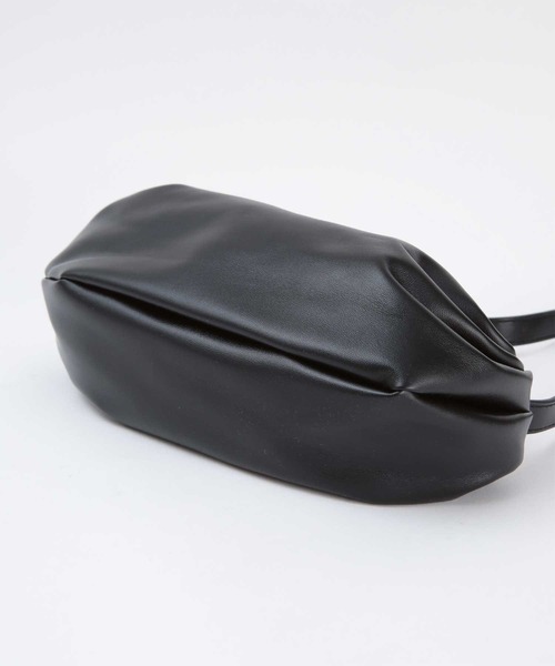 titivate（ティティベイト）の「ﾗｳﾝﾄﾞｼｮﾙﾀﾞｰﾊﾞｯｸﾞ（ショルダーバッグ・レディース・ブラック/アイボリー・FREE）」の15枚目の写真