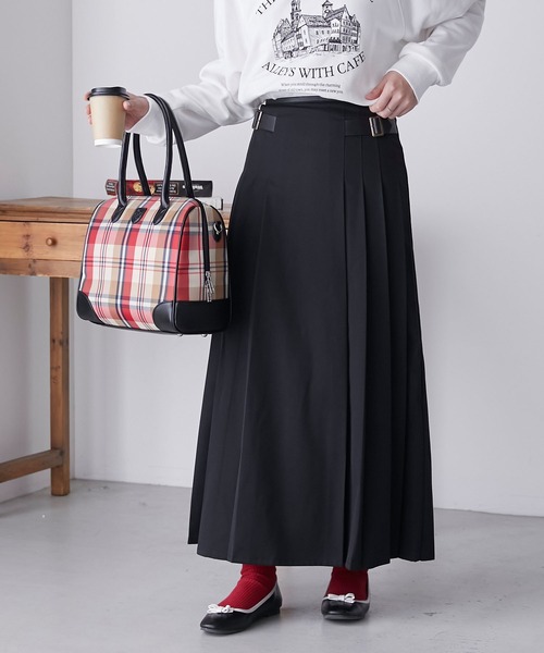 BONLECILL（ボンルシール）の「レザーパイピング ベルトデザイン サイドプリーツチノスカート（スカート・レディース・アイボリー/ネイビー/ベージュ/ブラック・FREE）」の14枚目の写真