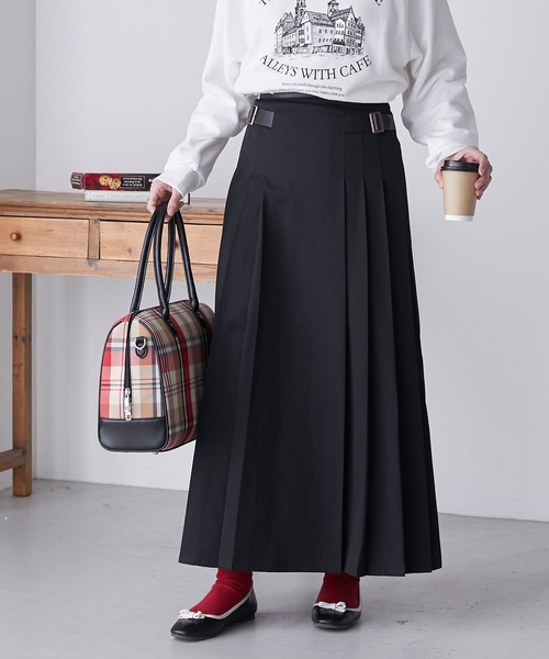 BONLECILL（ボンルシール）の「レザーパイピング ベルトデザイン サイドプリーツチノスカート（スカート・レディース・アイボリー/ネイビー/ベージュ/ブラック・FREE）」の17枚目の写真