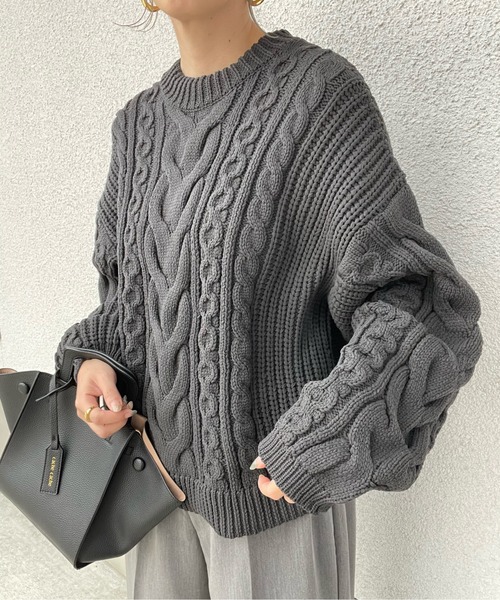 y/m by misato(イムバイミサト)の「ケーブル編みクルーネックニットトップス(ニット/セーター・レディース・アイボリー/ブラック・FREE)」の8枚目の写真