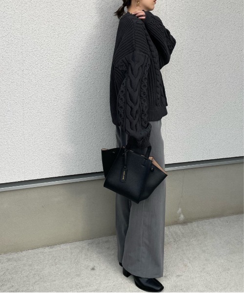 y/m by misato(イムバイミサト)の「ケーブル編みクルーネックニットトップス(ニット/セーター・レディース・アイボリー/ブラック・FREE)」の11枚目の写真