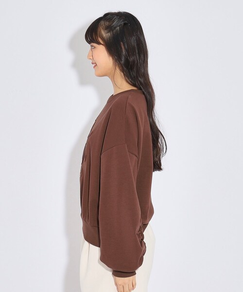 PINK-latte（ピンクラテ）の「◆【シャギー】エンボスロゴプルオーバー（スウェット・キッズ・ダークブラウン/ブラック/アイボリー系・16/14/15 ）」の5枚目の写真