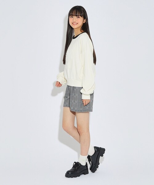 PINK-latte（ピンクラテ）の「◆【シャギー】エンボスロゴプルオーバー（スウェット・キッズ・ダークブラウン/ブラック/アイボリー系・16/14/15 ）」の17枚目の写真