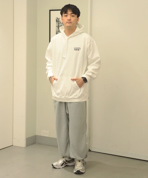 TOKYO CULTUART by BEAMS（トウキョウカルチャートバイビームス）の「Kousuke Shimizu / PSYCHOWORKS Hoodie（パーカー・メンズ・ホワイト/チャコールグレー・SMALL/MEDIUM/LARGE/X-LARGE）」の6枚目の写真