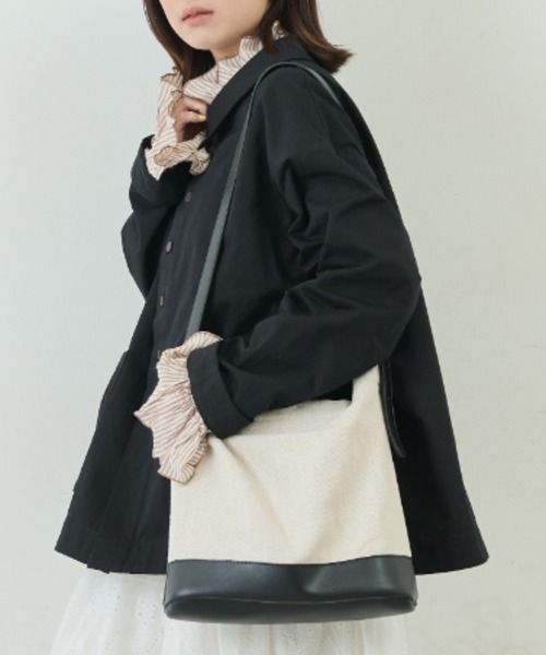 Libra Cue（リブラ キュー）の「ワンハンドルキャンバストート(ポーチ付き)（トートバッグ・レディース・ブラック・FREE）」の2枚目の写真