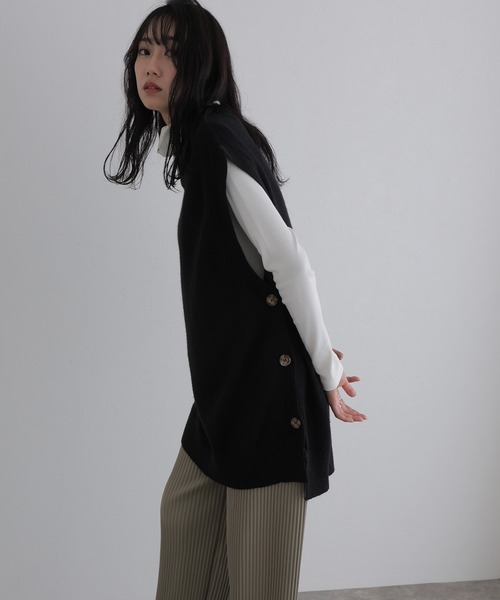 ElegChic(エレグシック)の「サイドボタンベスト(ニット/セーター・レディース・ブラック/チャコールグレー/アイボリー/ライトグレー・4L~5L/M~L/LL~3L)」の5枚目の写真
