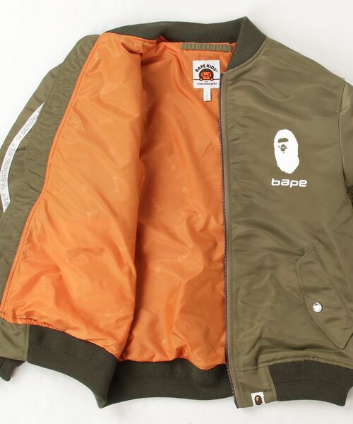 A BATHING APE（アベイシングエイプ）の「A BATHING APEINE BOMBER