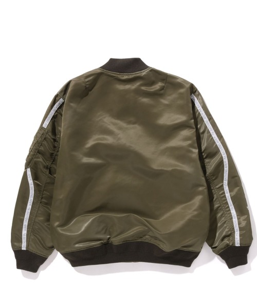 A BATHING APE（アベイシングエイプ）の「A BATHING APEINE BOMBER