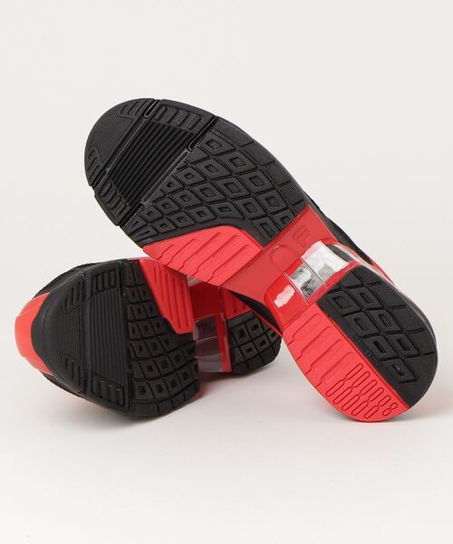 FILA（フィラ）の「レプリカ 2002 / REPLICA 2002（スニーカー・レディース・ブラック/ブラック×レッド/シルバー・23.0cm/23.5cm/24.0cm/24.5cm/25.0cm/25.5cm/26.0cm/26.5cm/27.0cm/27.5cm/28.0cm/29.0cm）」の5枚目の写真